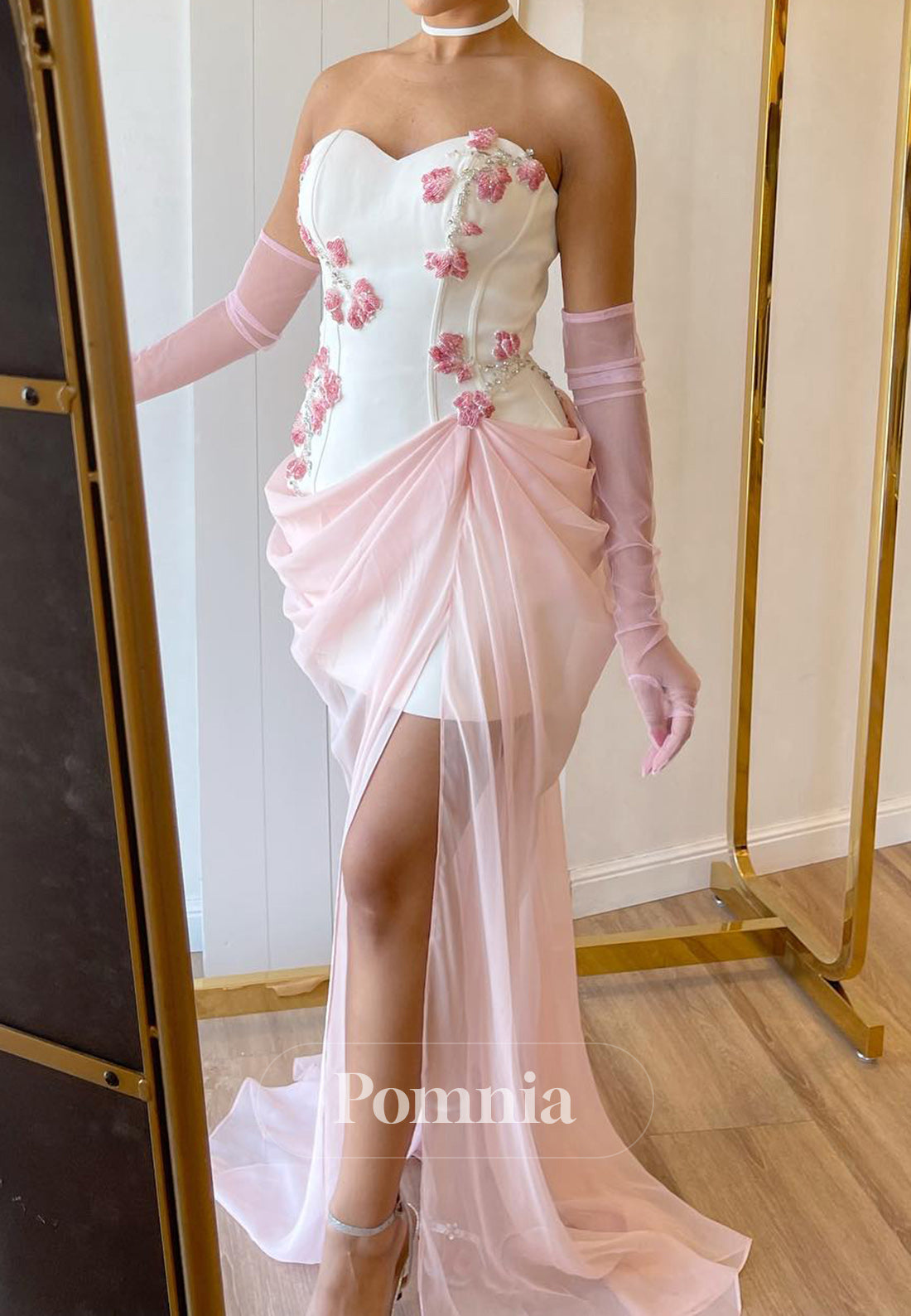 Charming Strapless Sleeveless Floral Appliques Short Homecoming Dress