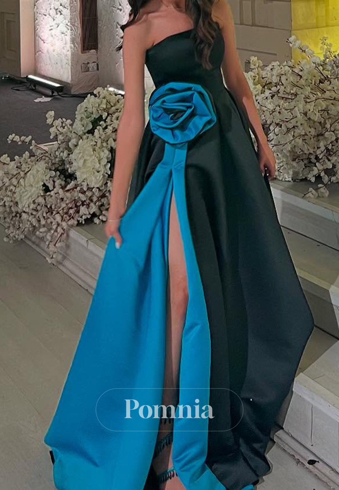 Black A-Line Sleeveless Strapless Floral Appliques Prom Dress