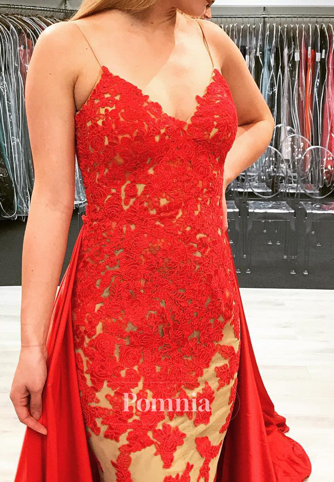 Red Spaghetti Straps Floral Appliques Floor-Length Prom Dress