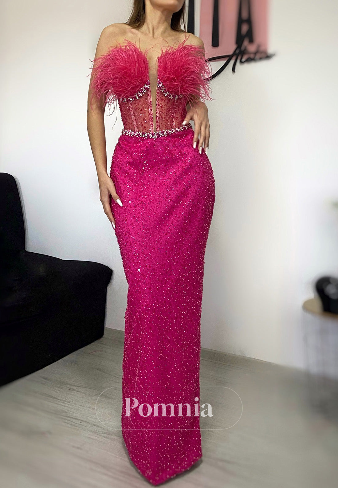 Fuchsia Sleevless Strapless Feathers Sheath Prom Dress