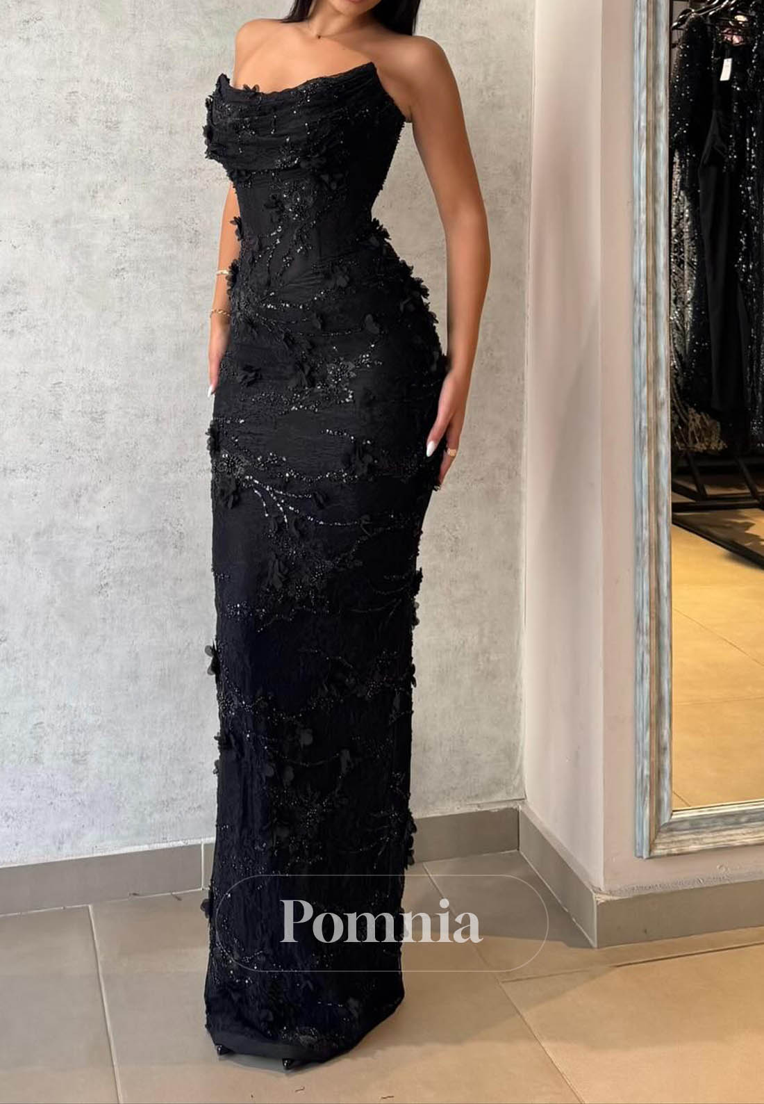 Black Sleeveless Strapless Appliques A-Line Prom Dress