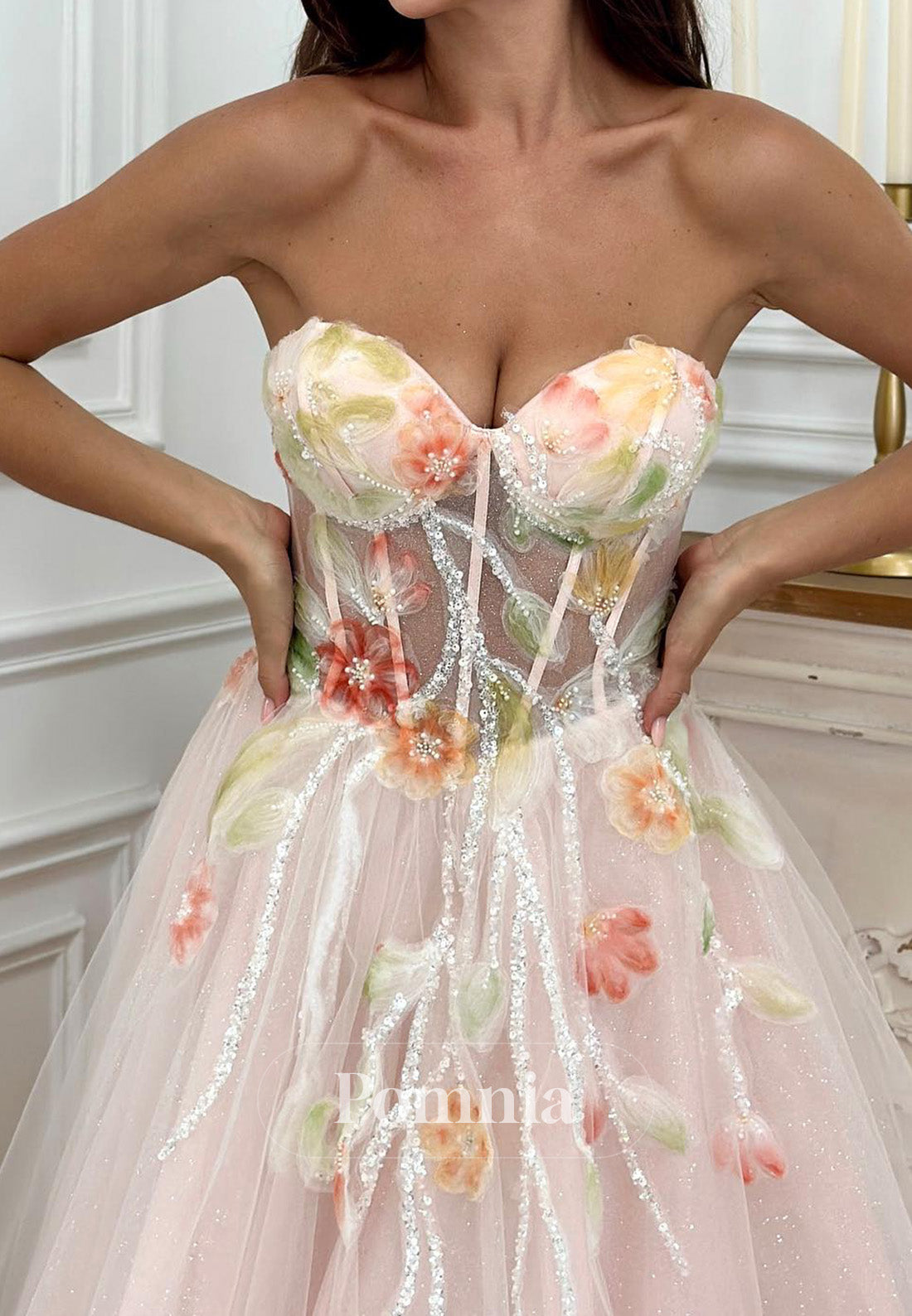 Rose Petal Sweetheart Sleeveless Floral Appliques Lace Prom Dress