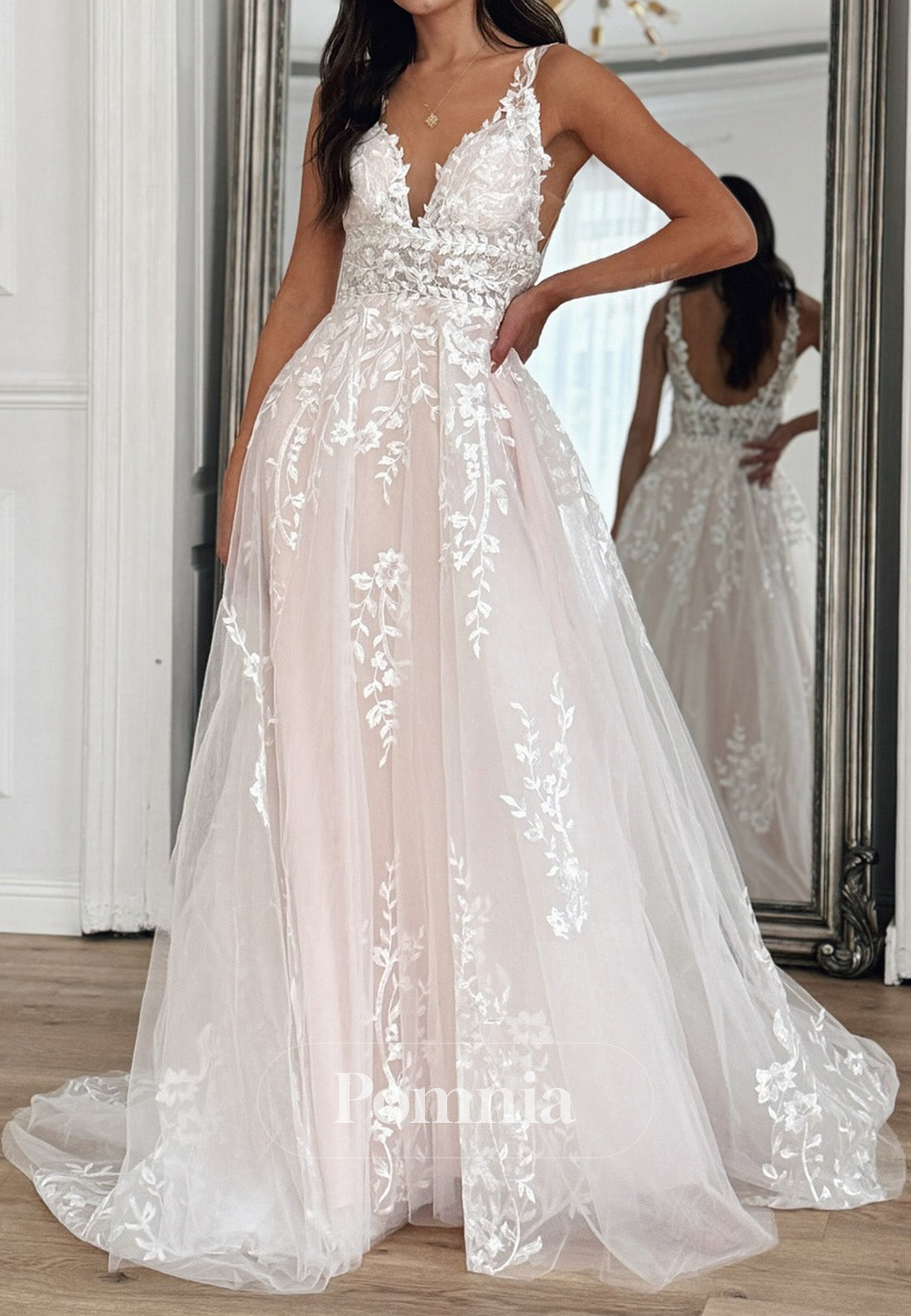 Simple Spaghetti Straps V-Neck Floral Appliques Wedding Dress