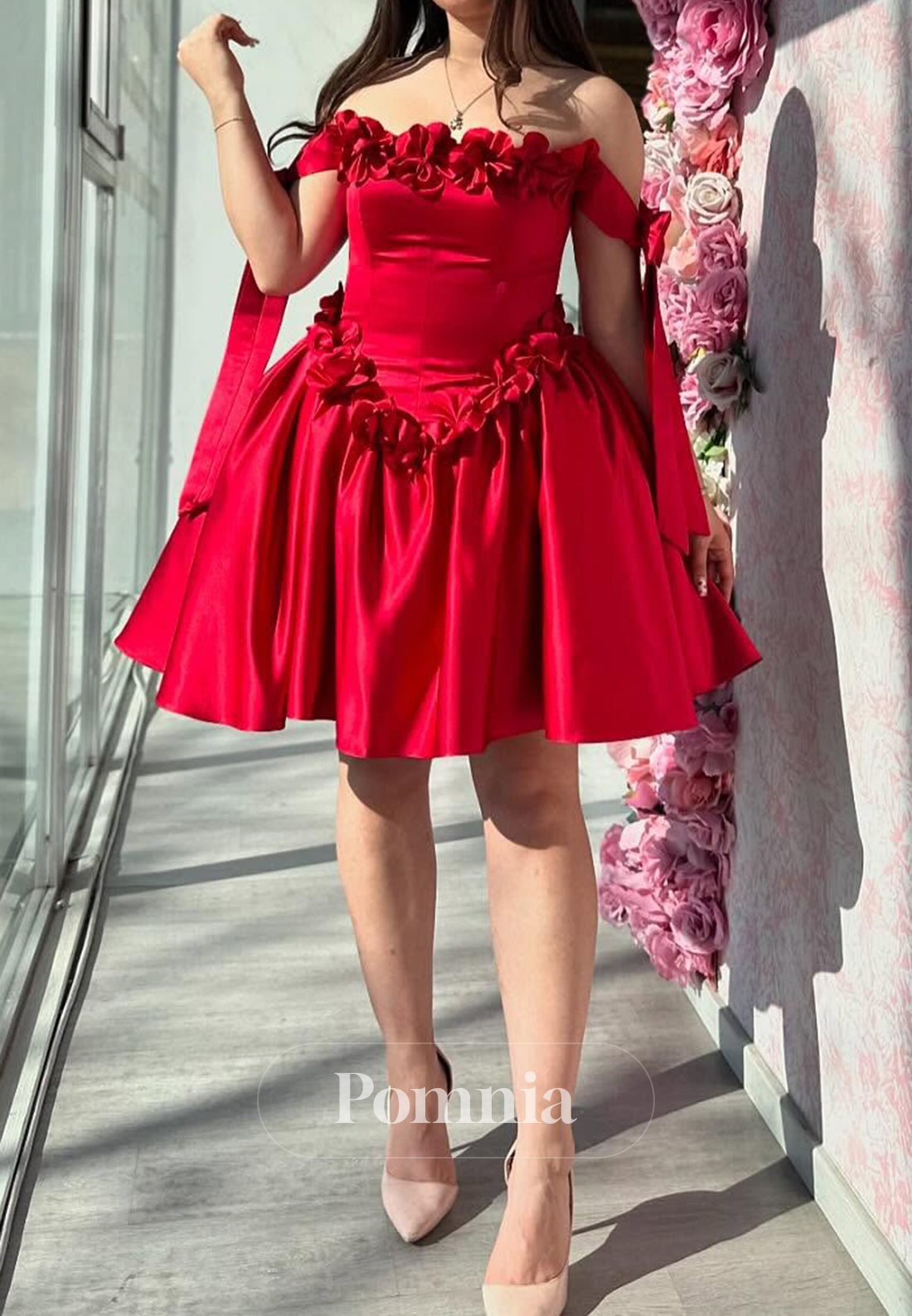 Red Sleeveless Strapless Floral Appliques Short Homecoming Dress