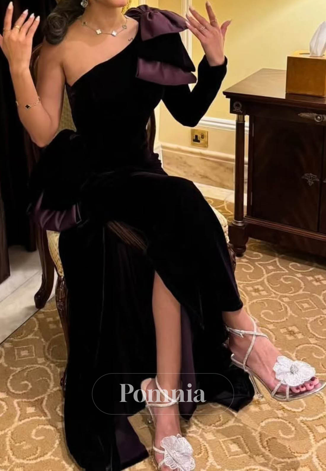 Black Long Sleeves Bowknot A-Line Evening Dress