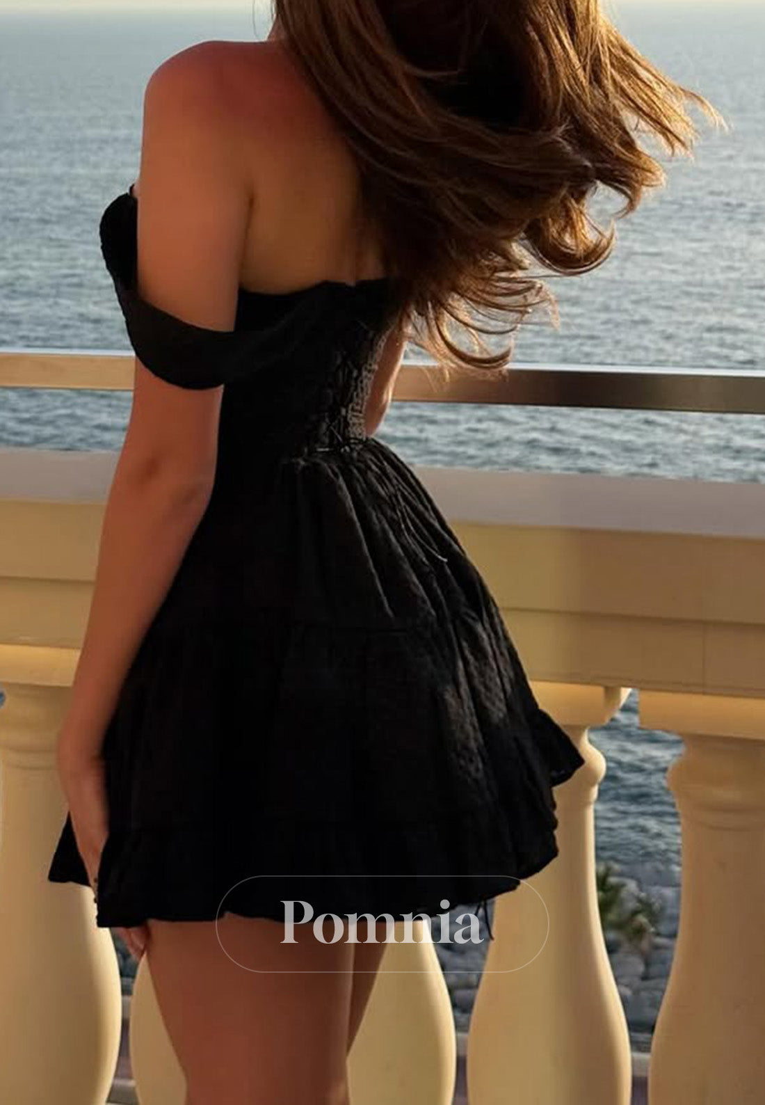Black Spaghetti Straps Sweetheart Short Homecoming Dress
