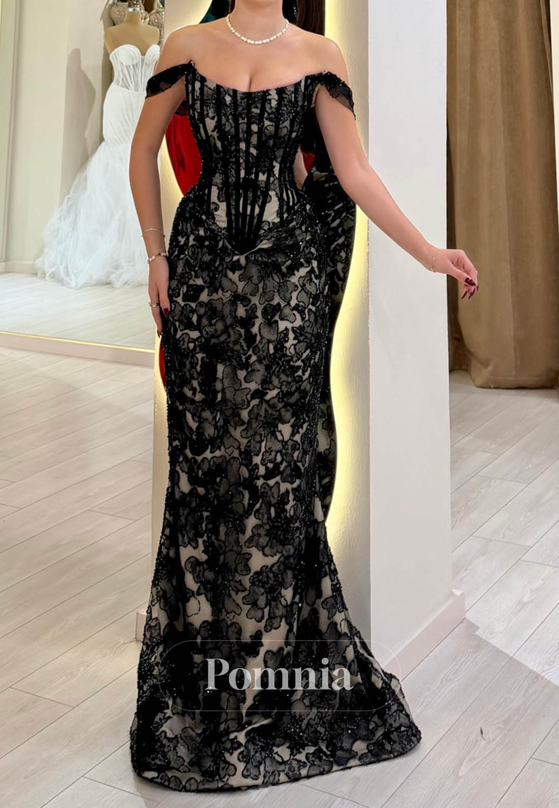 Charming A-Line Scoop Sleeveless Lace Prom Dress