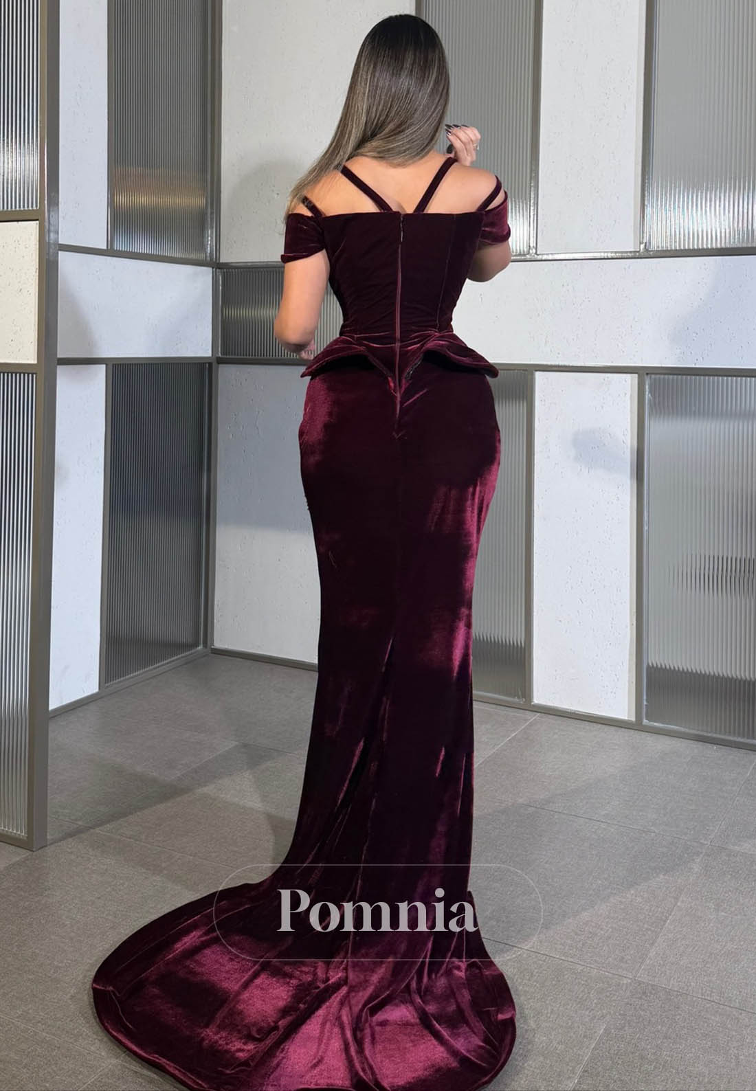 Burgundy Sweetheart Sleeveless Beads Prom Dress