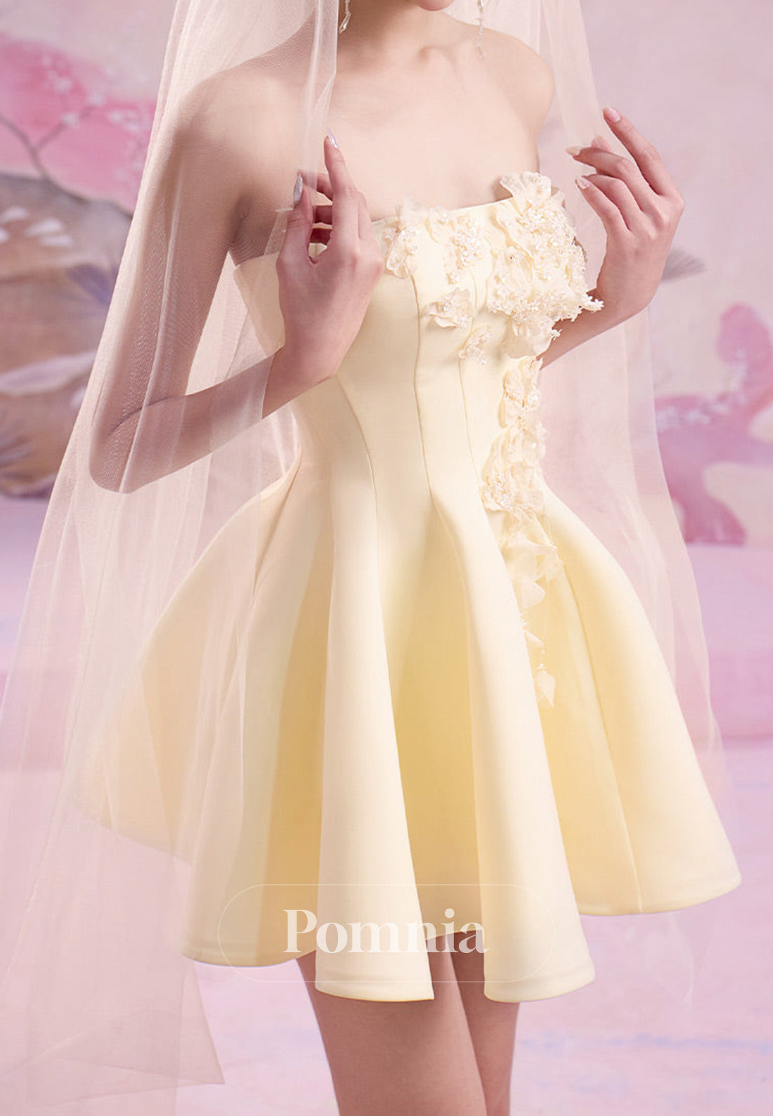 Daffodil A-Line Strapless Sleeveless Short Homecoming Dress