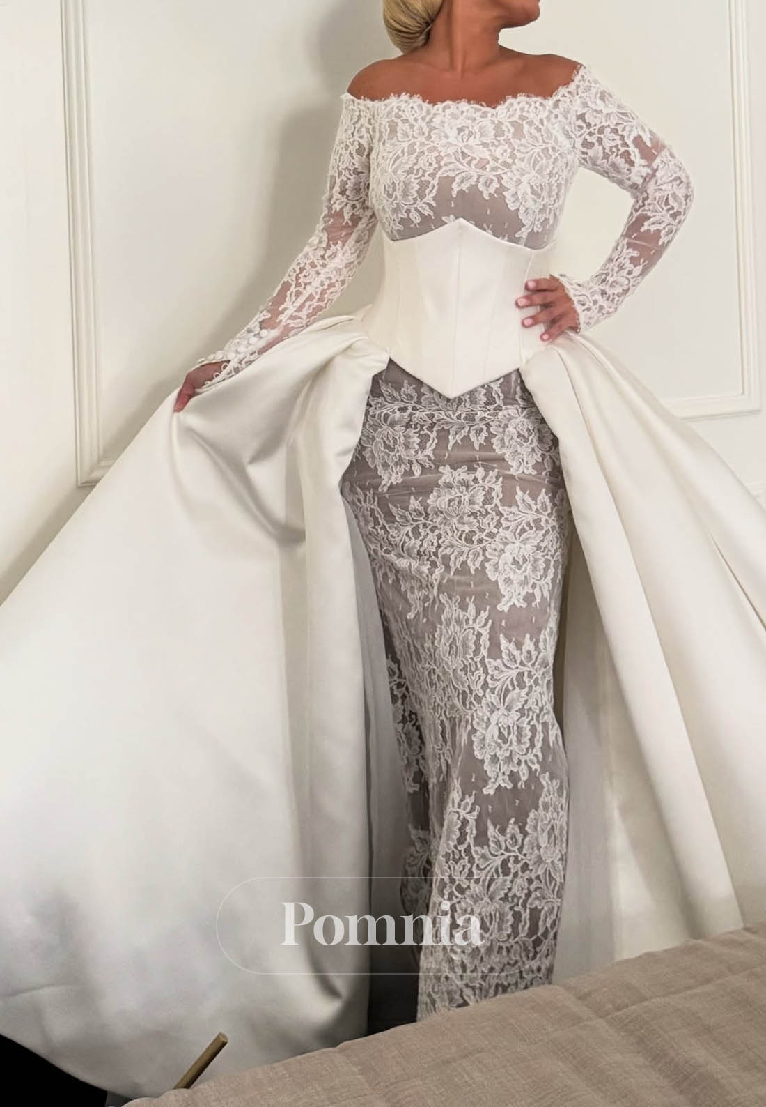 Elegant Long Sleeves Scoop Corset Sweep Train Wedding Dress