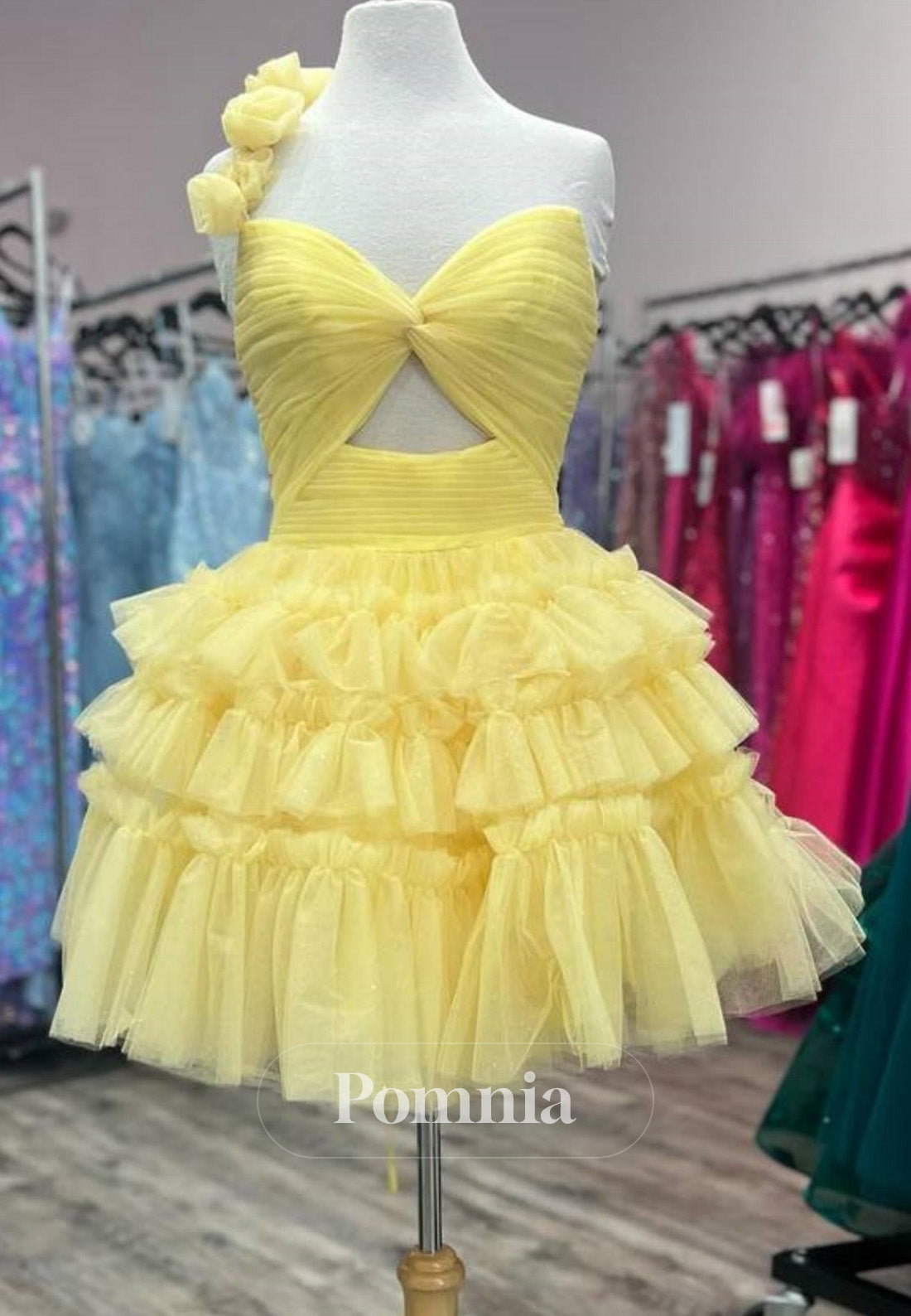 Daffodil One Shoulder Sleeveelss Ruffles Short Homecoming Dress