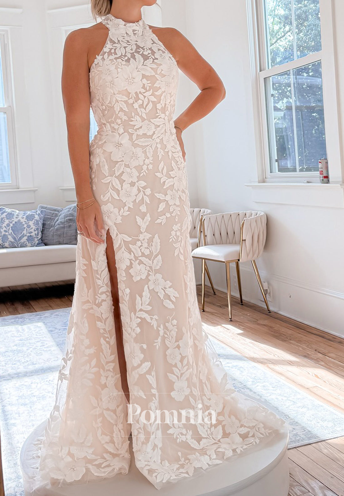 Elegant Long Sleeves Halter Floral Appliques Wedding Dress