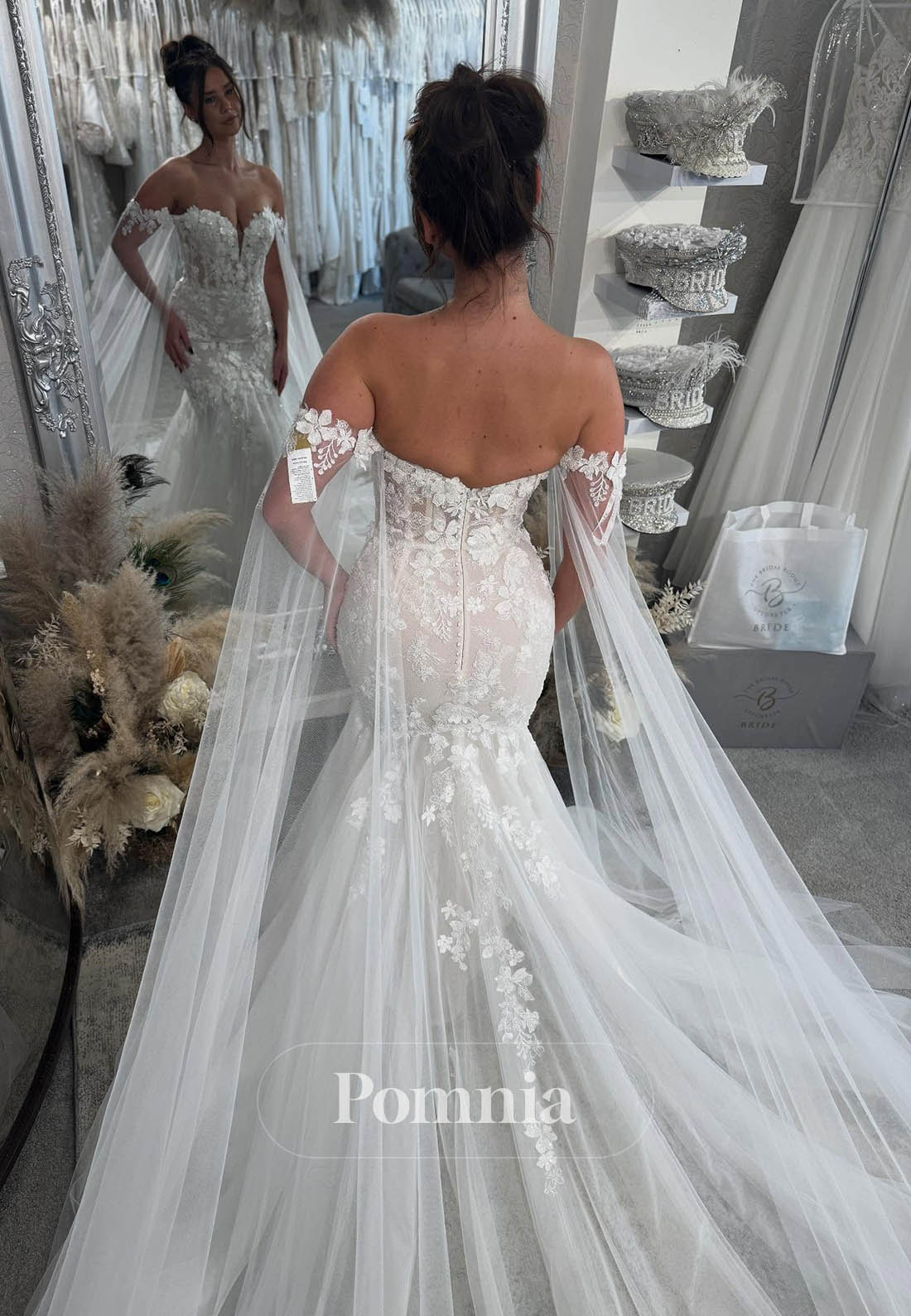 Charming Sweetheart Sleeveless Floral Appliques Wedding Dress