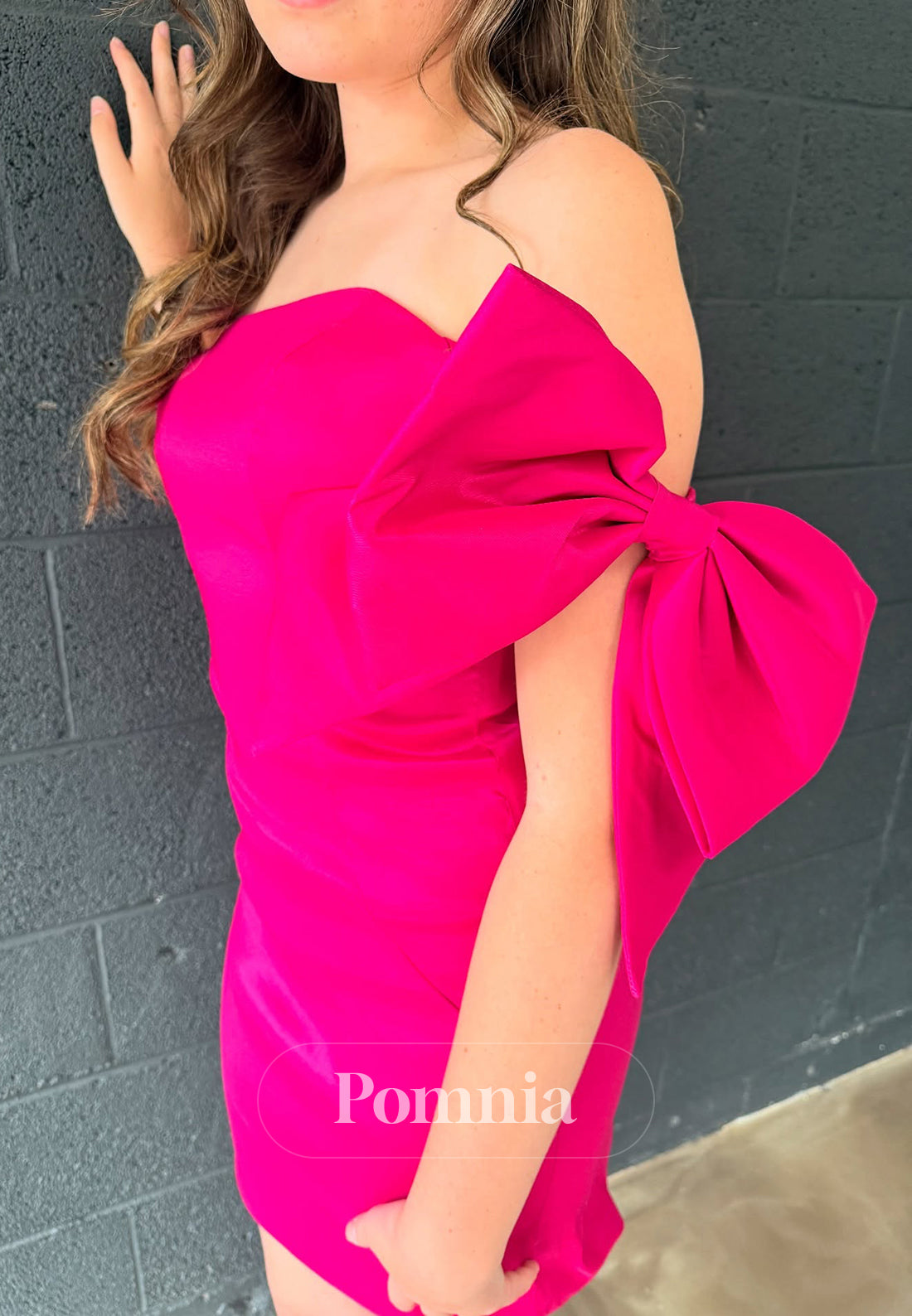 Simple Bowknot Sleeveless Strapless Short Homecoming Dress