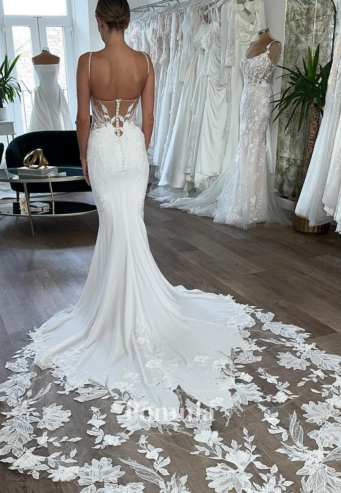 Charming Spaghetti Straps Sweetheart Appliques Wedding Dress