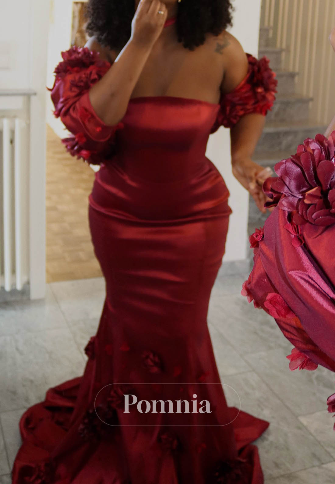 Burgundy Sleeveless Strapless Appliques Prom Dress