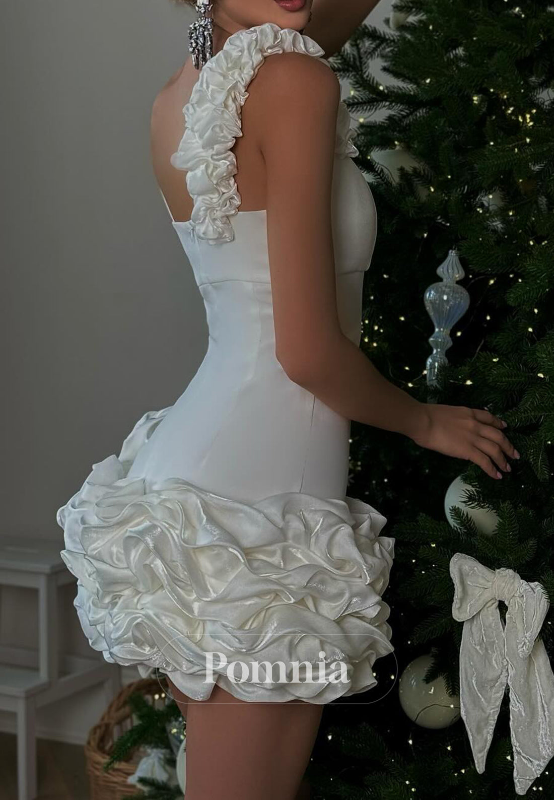 Simple Spaghetti Straps Square Appliques Short Homecoming Dress