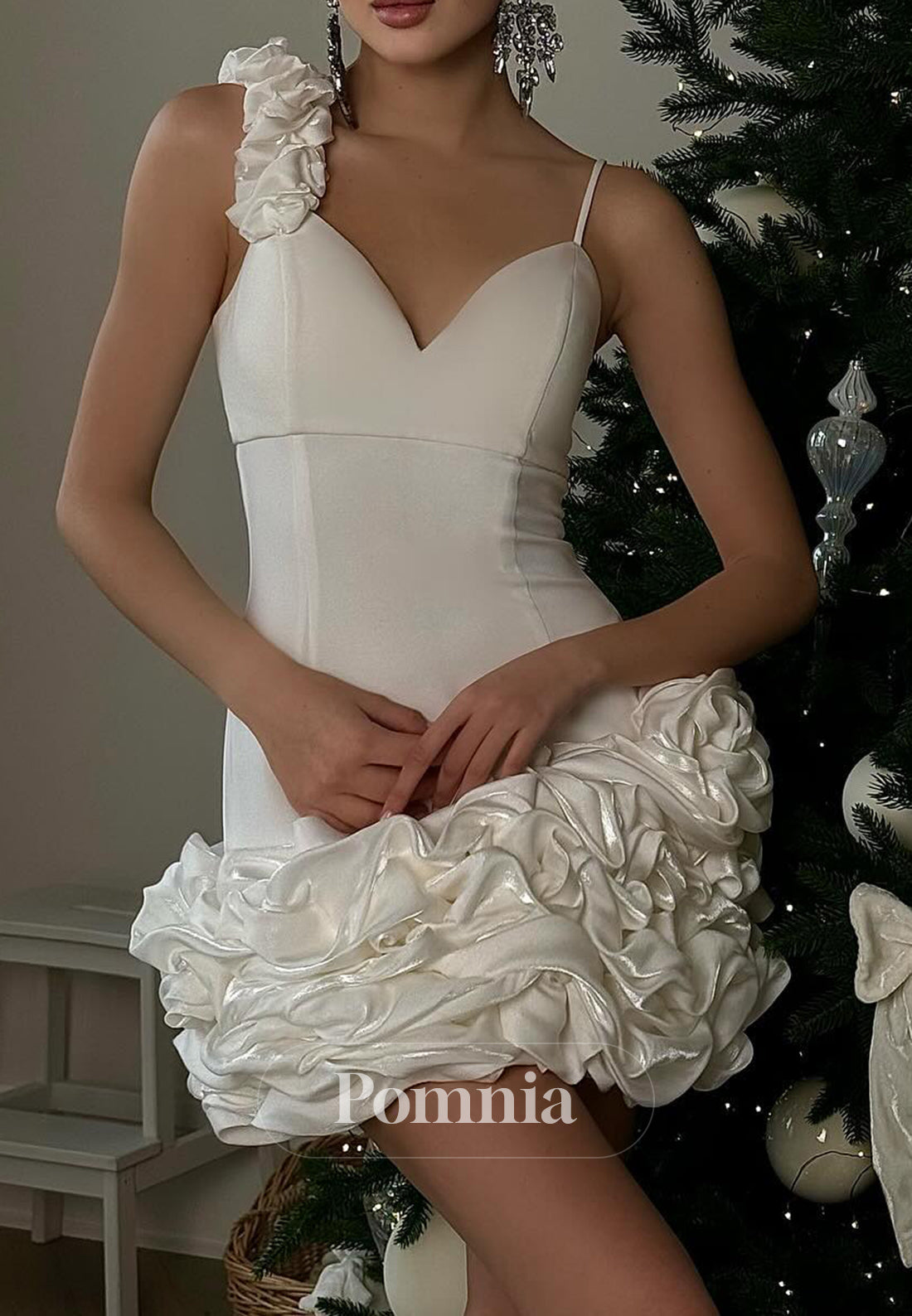 Simple Spaghetti Straps Square Appliques Short Homecoming Dress