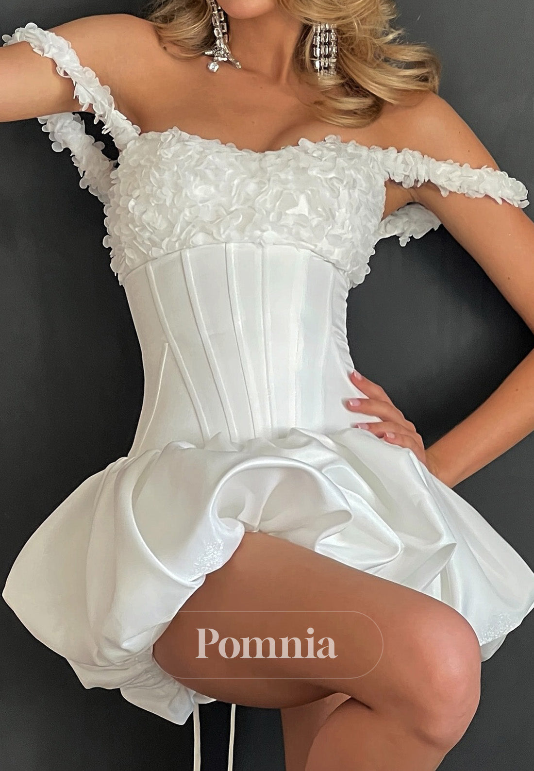 A-Line Sleeveless Floral Appliques Short Wedding Dress